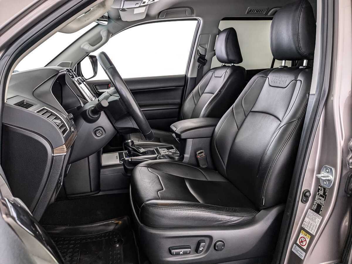 Toyota Land Cruiser Prado с пробегом — 2018 год. Фото: #19