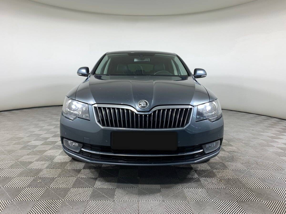 Skoda Superb с пробегом — 2014 год. Фото: #1