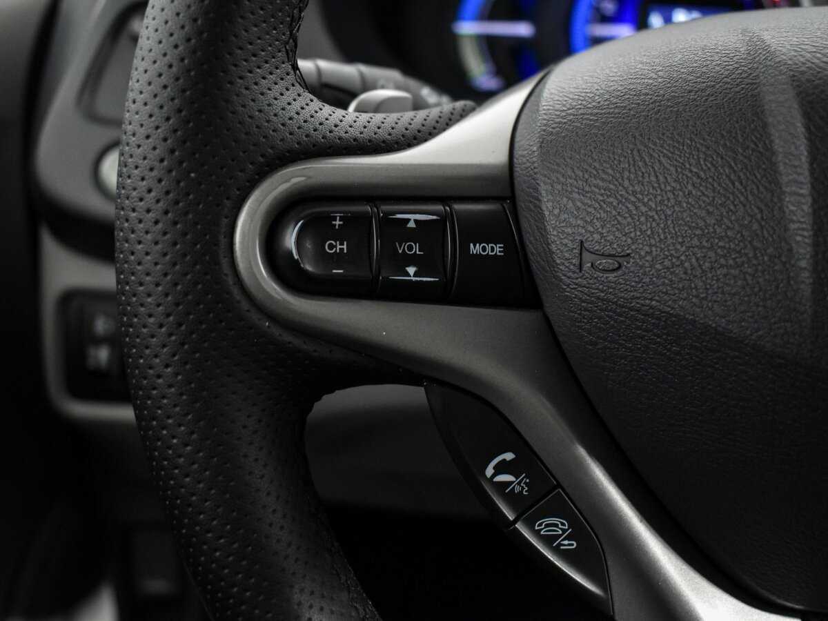 Honda Insight с пробегом — 2010 год. Фото: #17