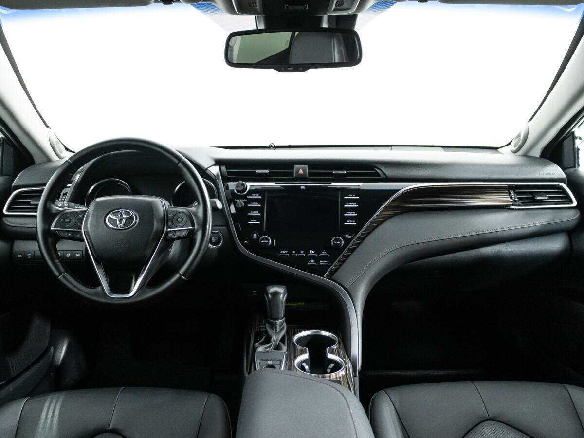 Toyota Camry с пробегом — 2020 год. Фото: #12