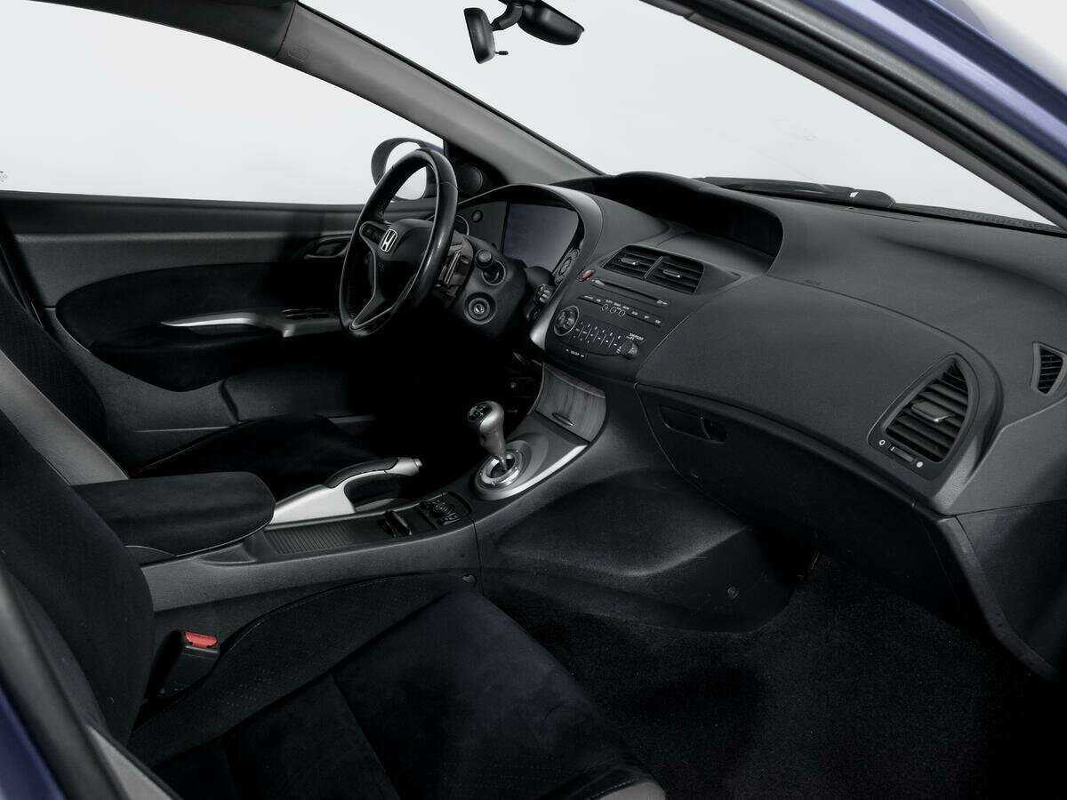 Honda Civic с пробегом — 2006 год. Фото: #8