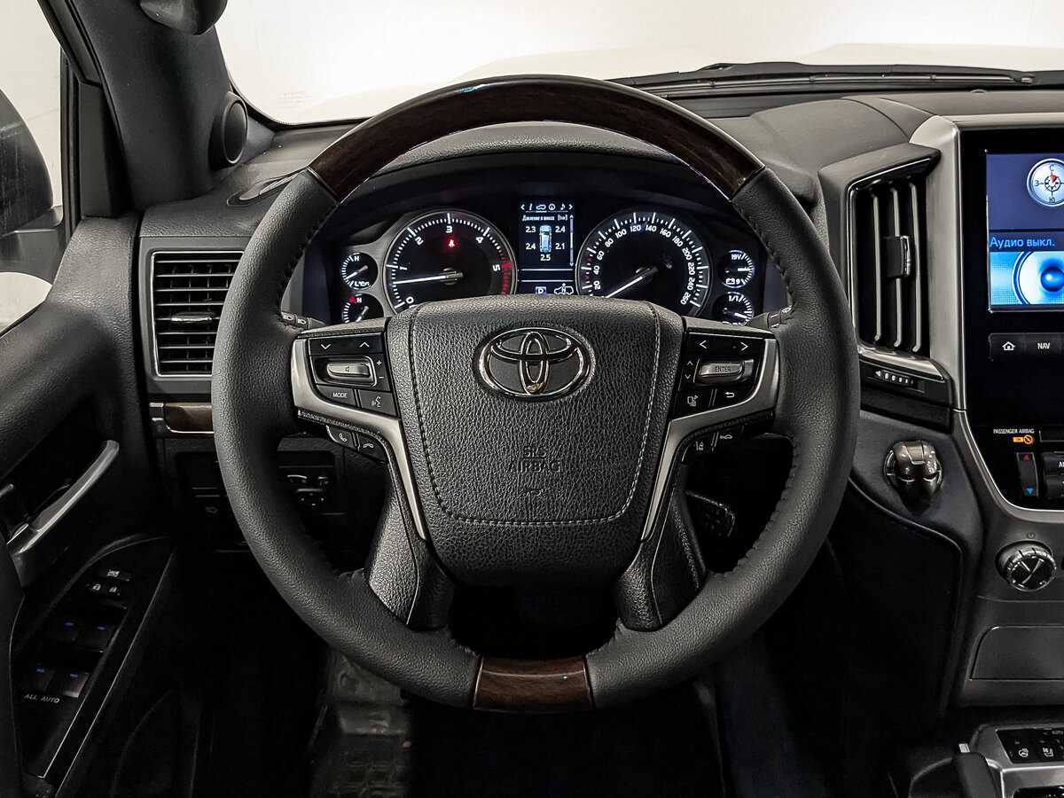 Toyota Land Cruiser с пробегом — 2017 год. Фото: #18