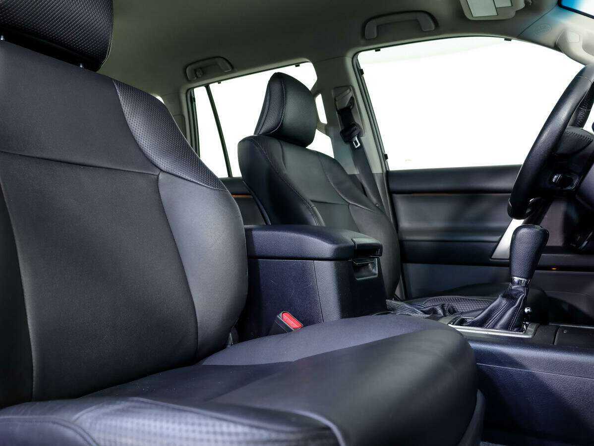 Toyota Land Cruiser Prado с пробегом — 2013 год. Фото: #16