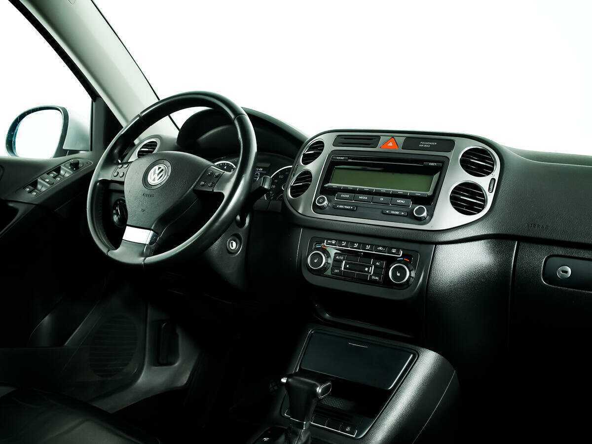 Volkswagen Tiguan с пробегом — 2010 год. Фото: #6