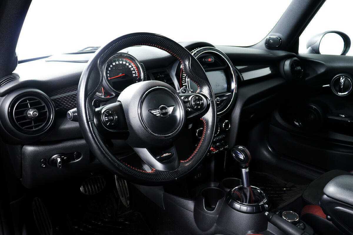 Mini Hatch с пробегом — 2017 год. Фото: #12