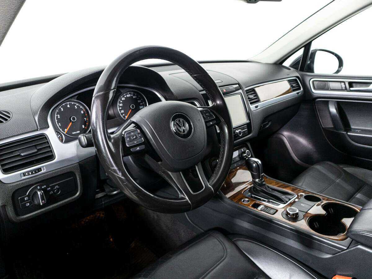 Volkswagen Touareg с пробегом — 2010 год. Фото: #10