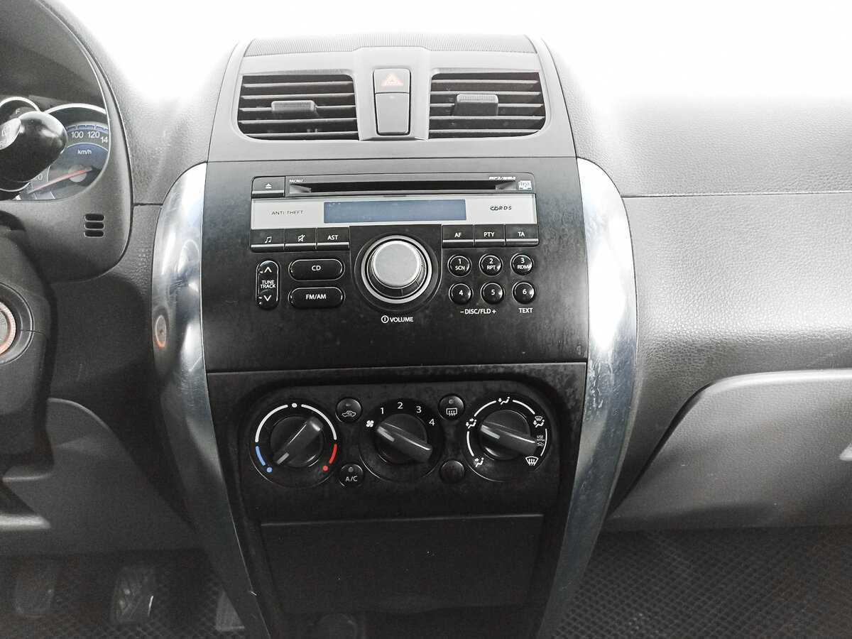 Suzuki SX4 с пробегом — 2011 год. Фото: #12