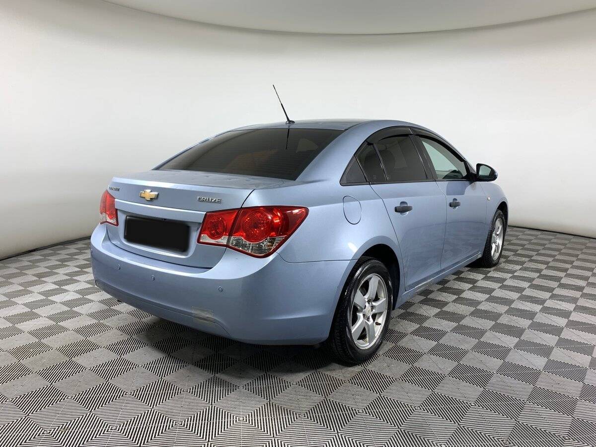 Chevrolet Cruze с пробегом — 2010 год. Фото: #4