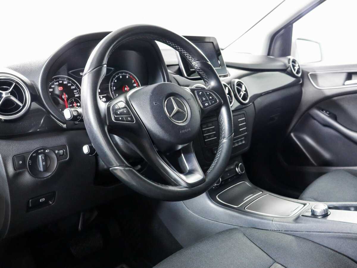 Mercedes-Benz B-Класс с пробегом — 2015 год. Фото: #10