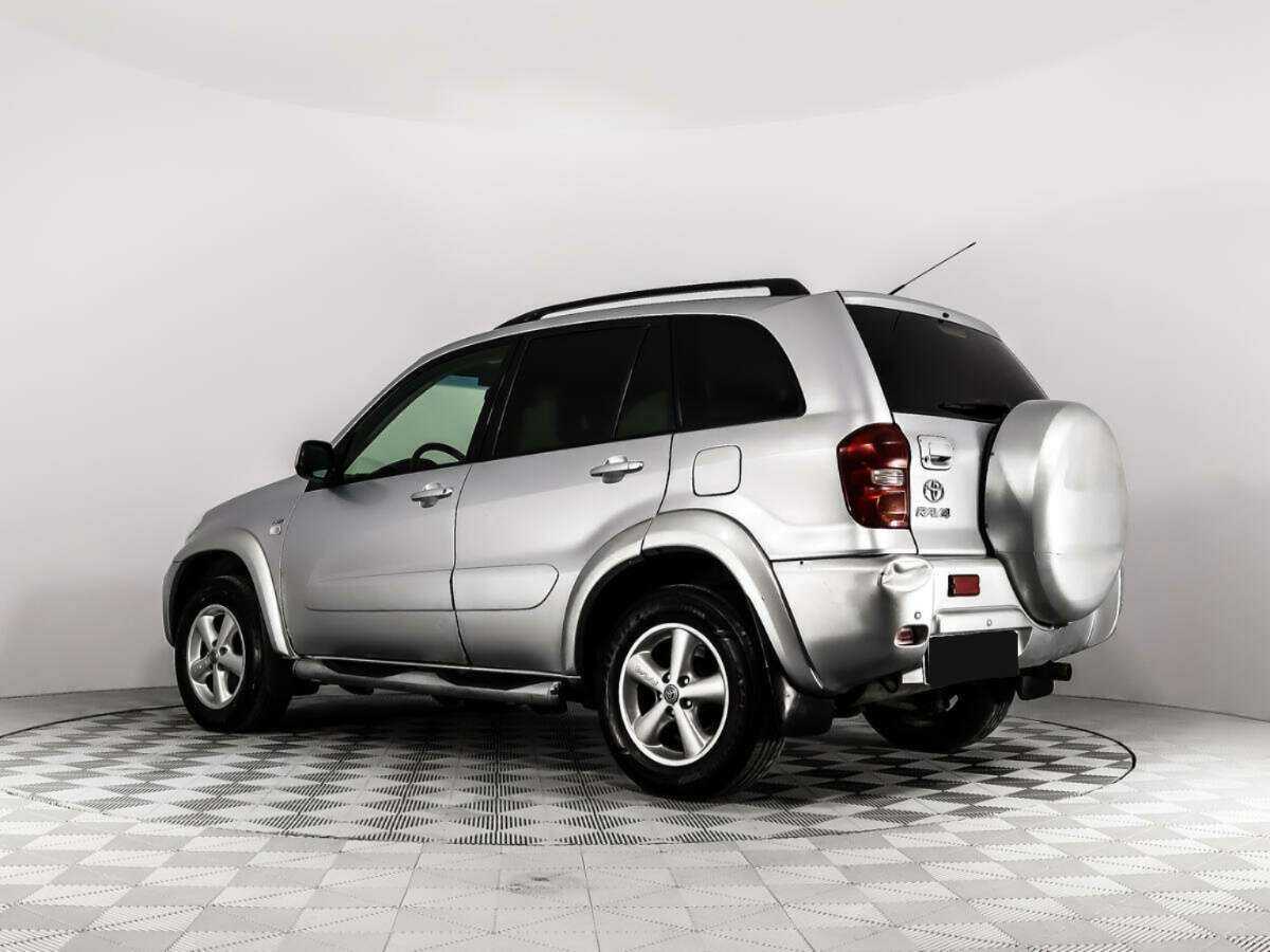 Toyota RAV4 с пробегом — 2005 год. Фото: #6