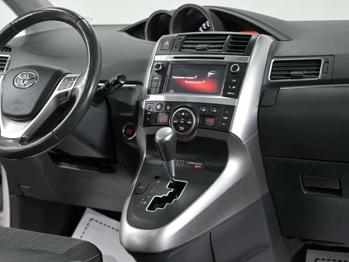 Toyota Verso с пробегом — 2015 год. Фото: #12