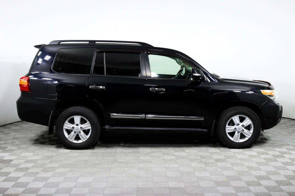 Toyota Land Cruiser с пробегом — 2012 год. Фото: #3