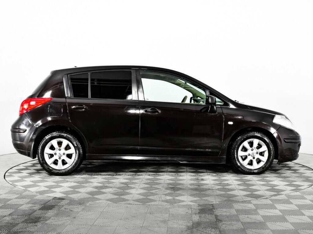 Nissan Tiida с пробегом — 2011 год. Фото: #3