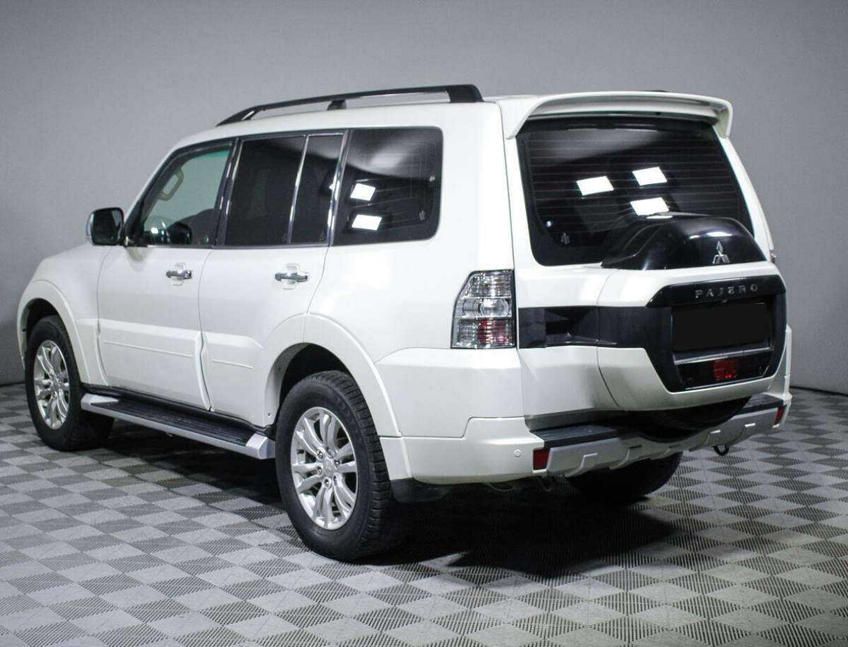 Mitsubishi Pajero с пробегом — 2017 год. Фото: #6