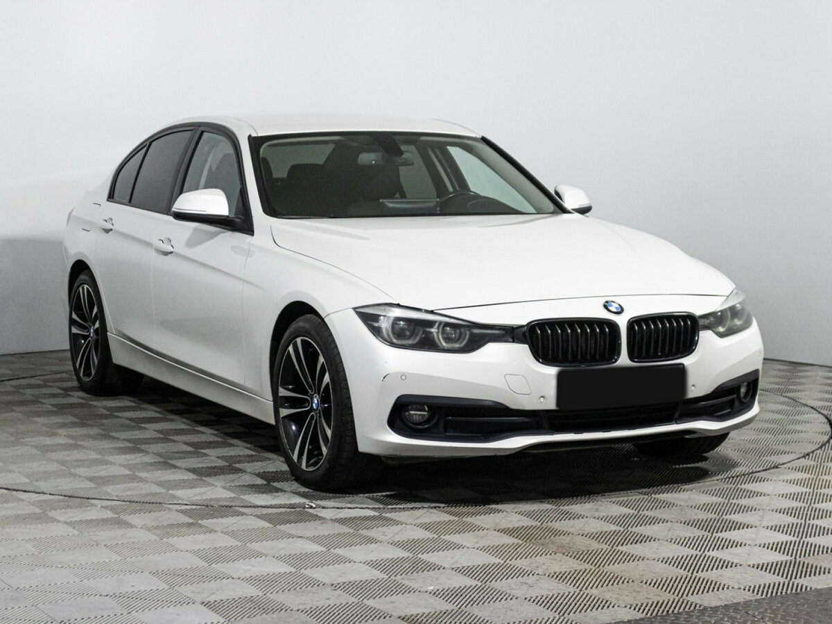 BMW 3 серии с пробегом — 2018 год. Фото: #2