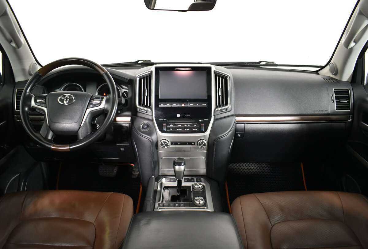 Toyota Land Cruiser с пробегом — 2016 год. Фото: #14