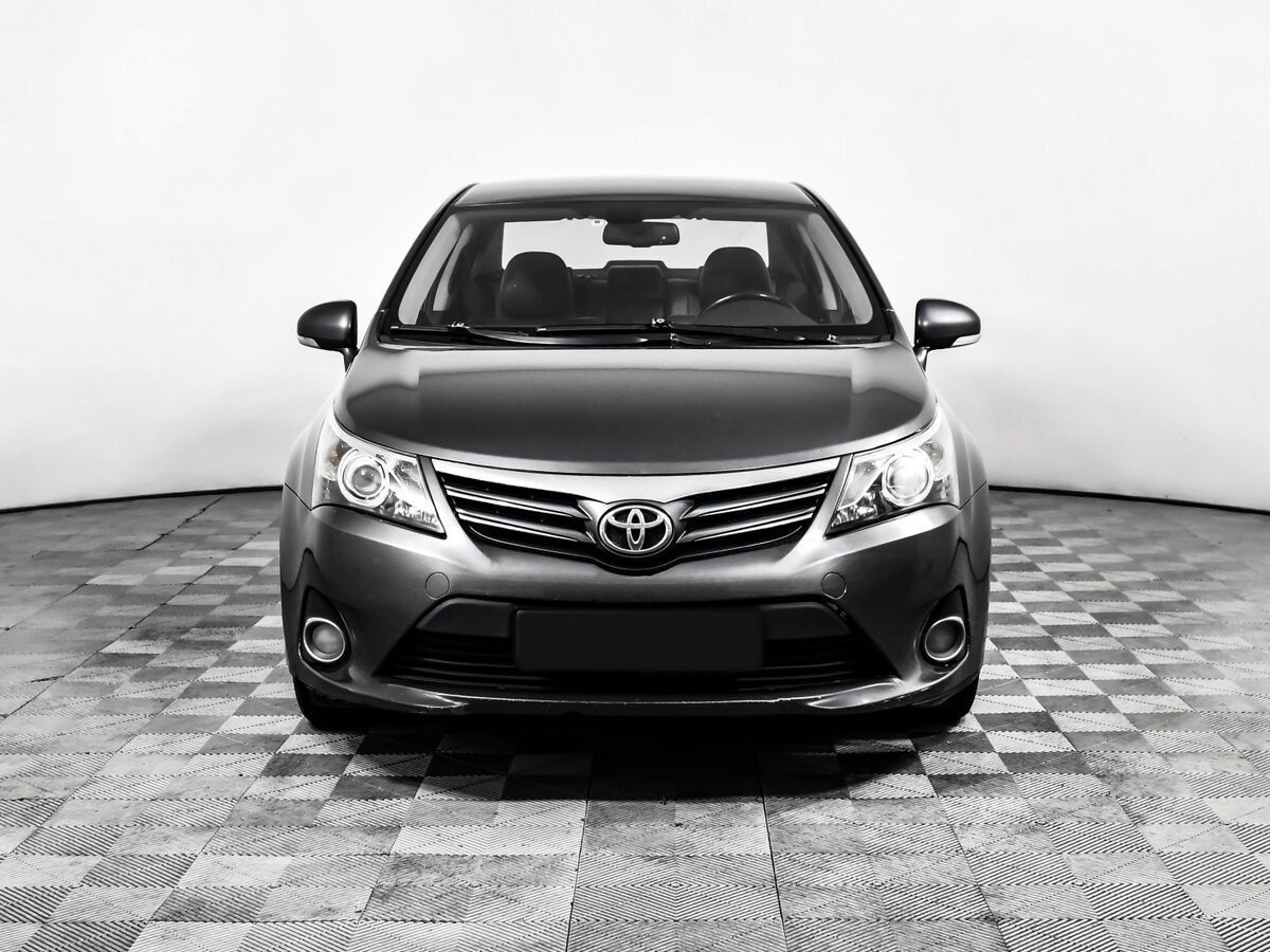 Toyota Avensis с пробегом — 2012 год. Фото: #1