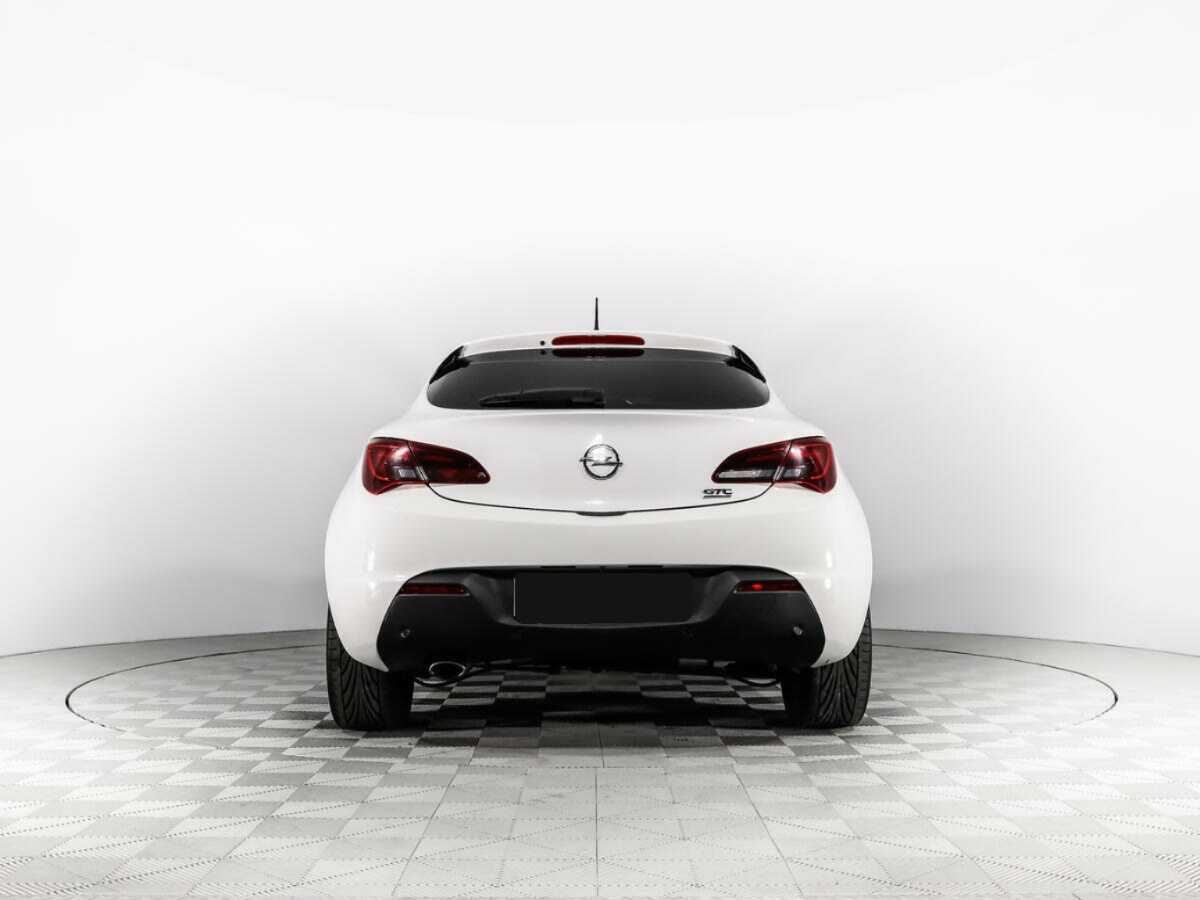 Opel Astra с пробегом — 2014 год. Фото: #5