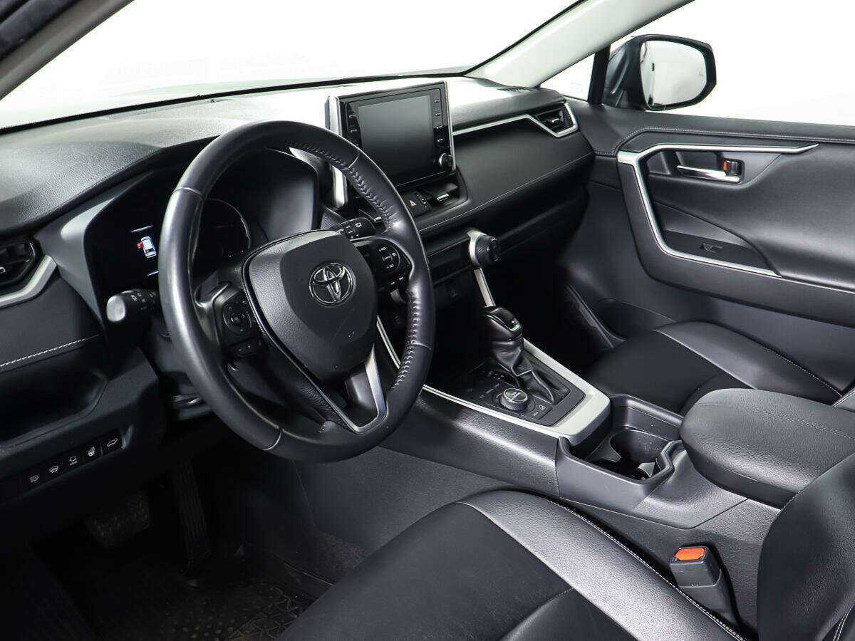 Toyota RAV4 с пробегом — 2020 год. Фото: #12