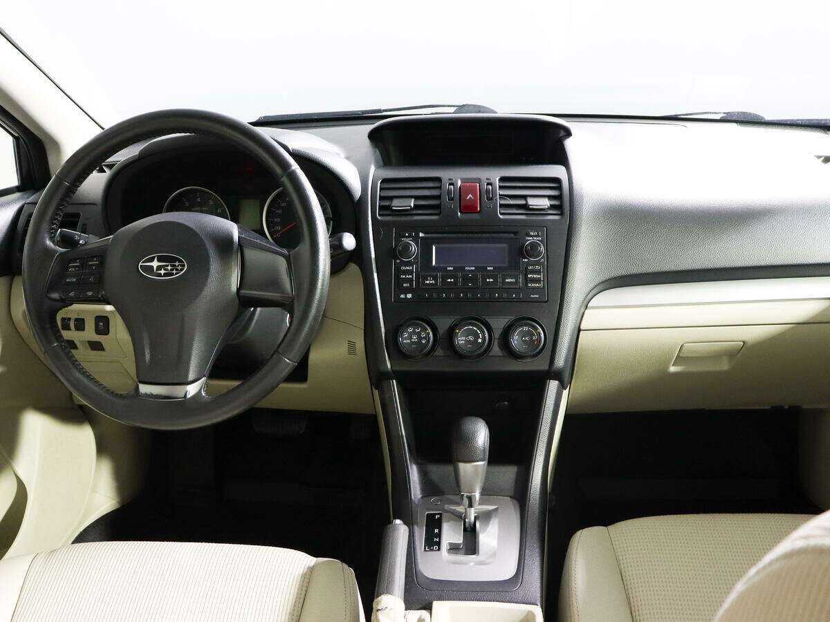 Subaru XV с пробегом — 2012 год. Фото: #9