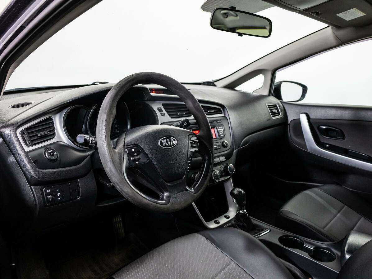 Kia Ceed с пробегом — 2013 год. Фото: #8