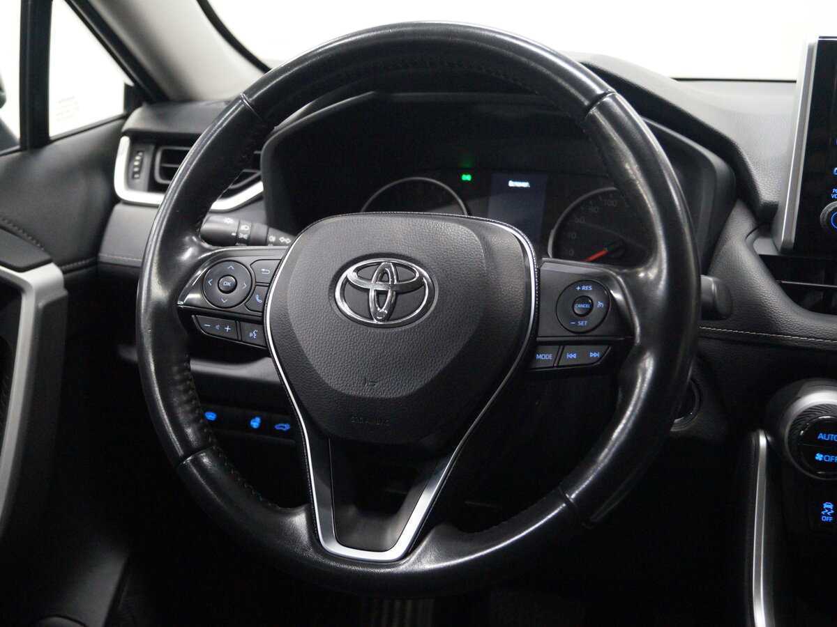 Toyota RAV4 с пробегом — 2020 год. Фото: #9