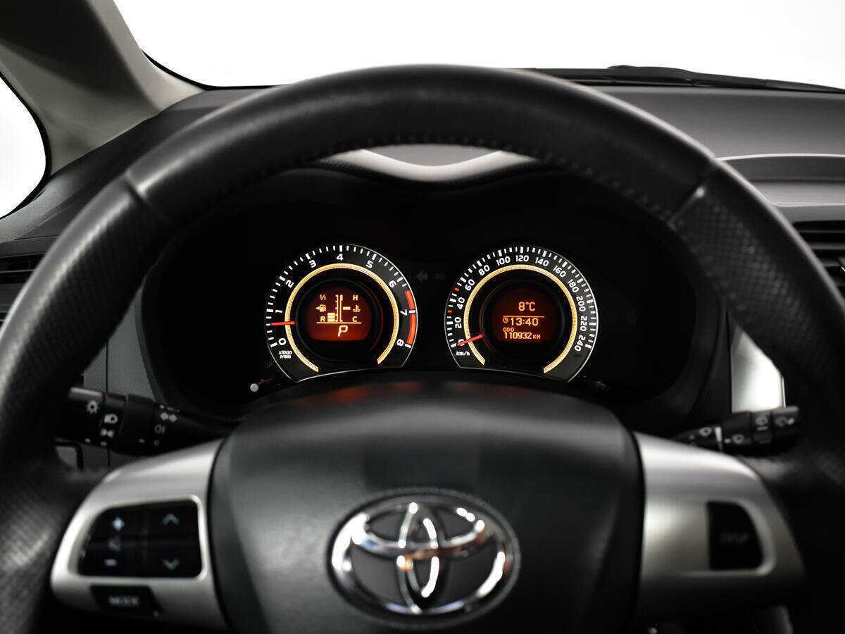 Toyota Auris с пробегом — 2010 год. Фото: #10