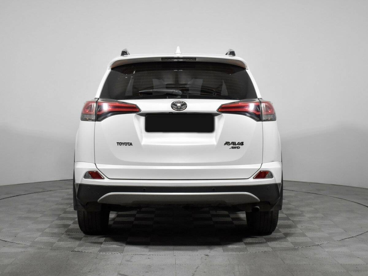 Toyota RAV4 с пробегом — 2017 год. Фото: #4