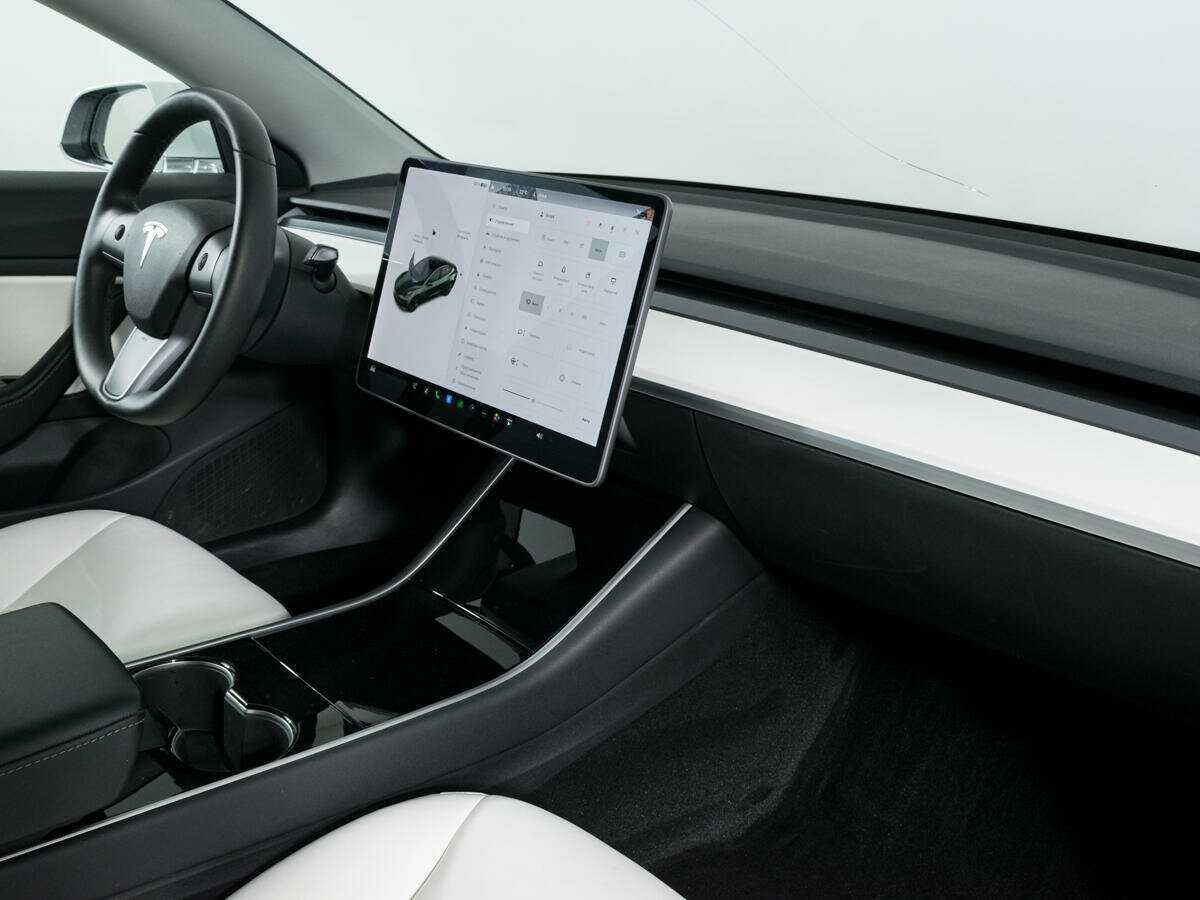 Tesla Model 3 с пробегом — 2019 год. Фото: #5