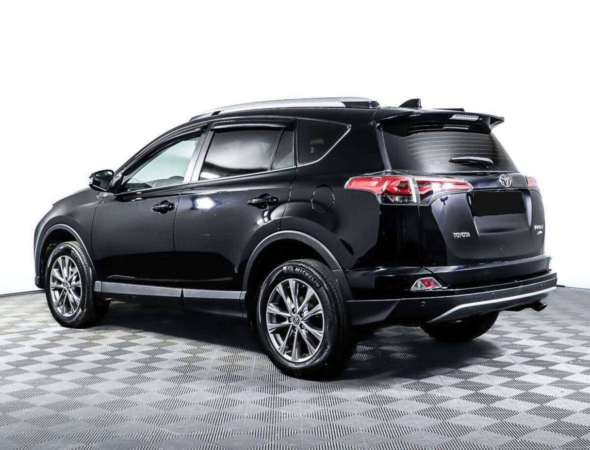 Toyota RAV4 с пробегом — 2018 год. Фото: #6