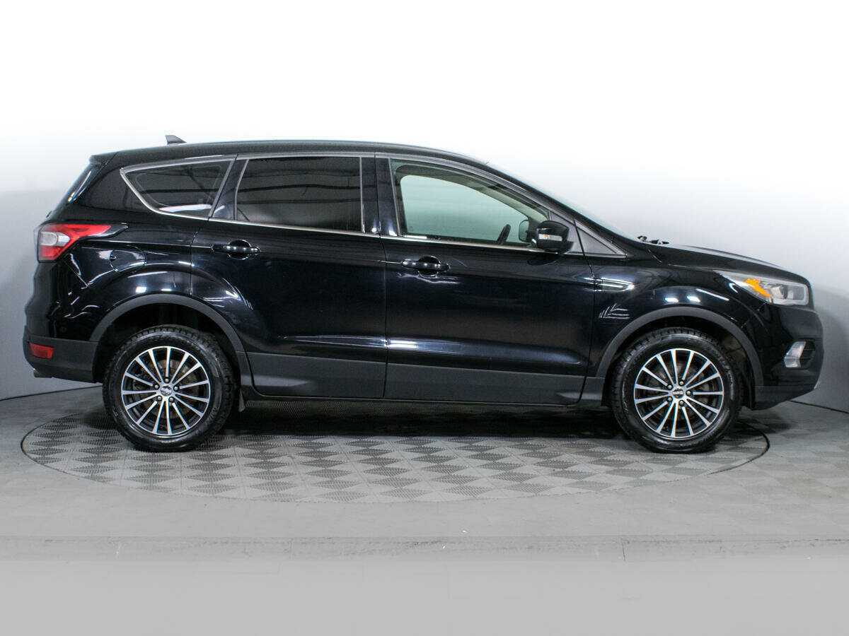 Ford Kuga с пробегом — 2017 год. Фото: #3