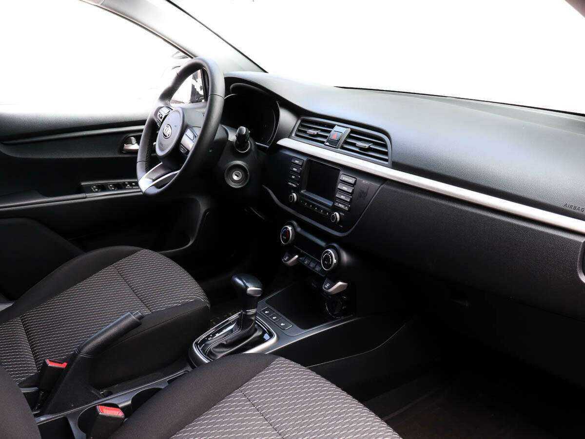 Kia Rio с пробегом — 2018 год. Фото: #6