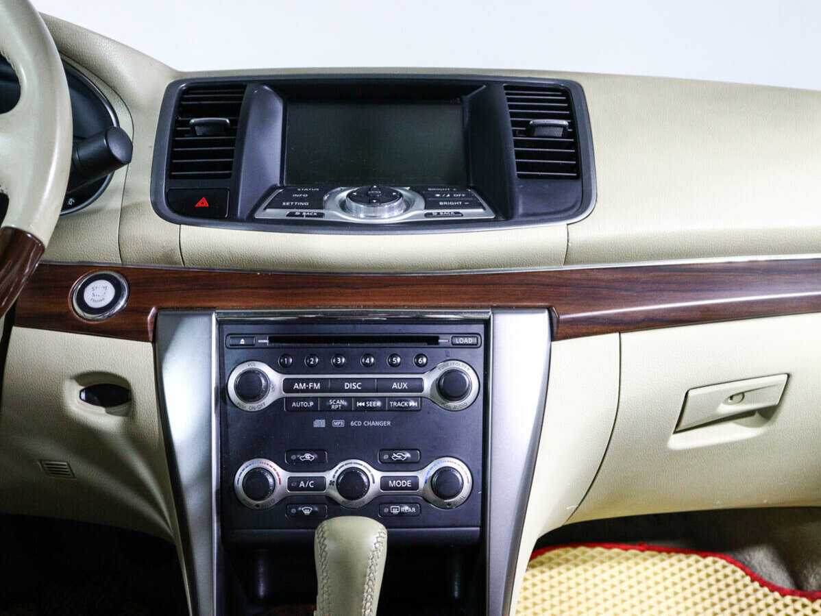 Nissan Teana с пробегом — 2010 год. Фото: #11