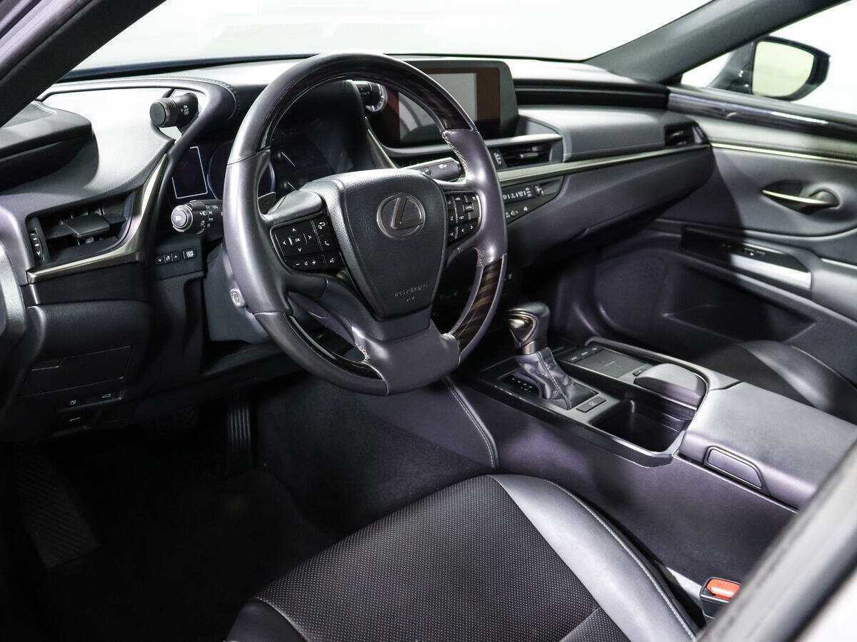 Lexus ES с пробегом — 2021 год. Фото: #11