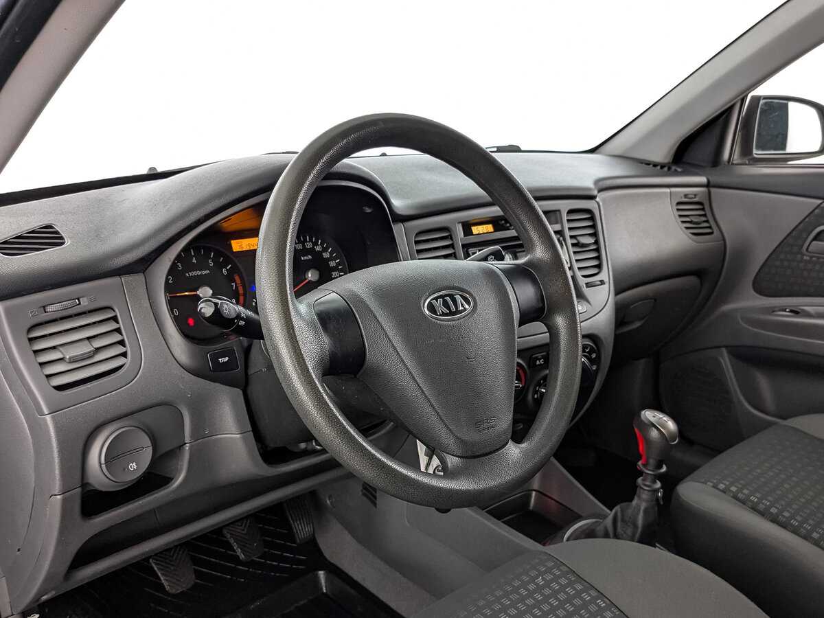 Kia Rio с пробегом — 2007 год. Фото: #13