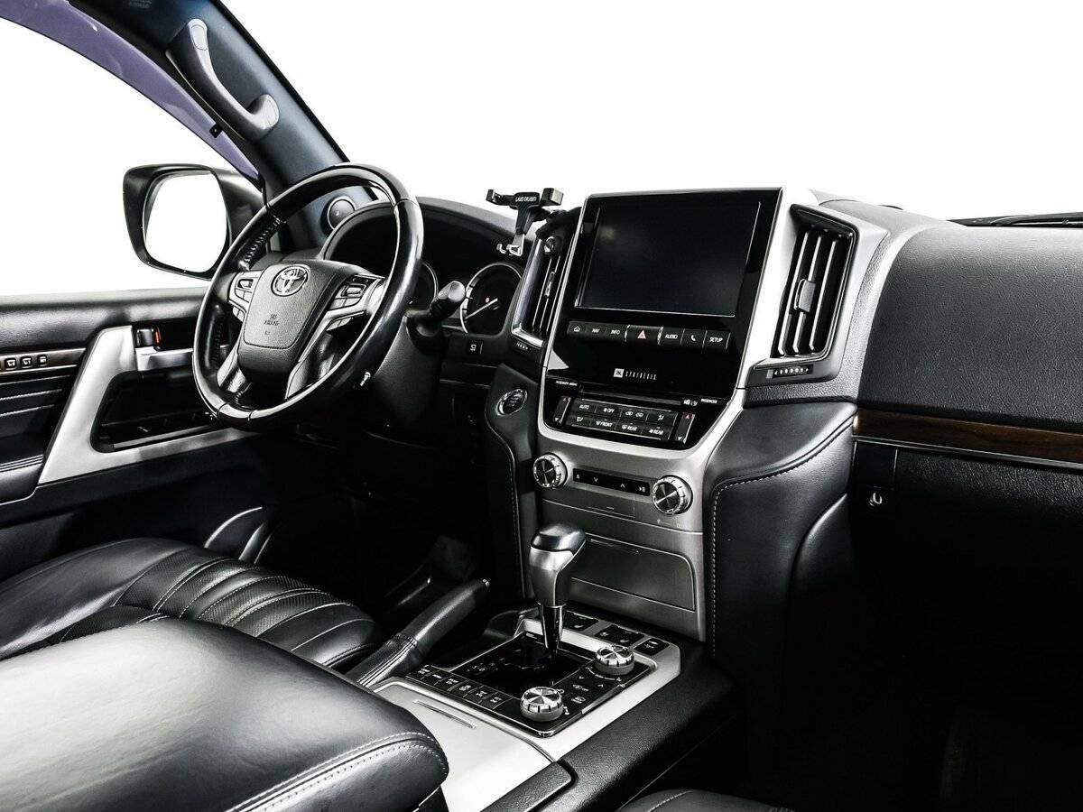 Toyota Land Cruiser с пробегом — 2019 год. Фото: #8