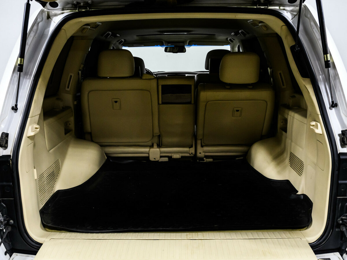 Lexus LX с пробегом — 2012 год. Фото: #11