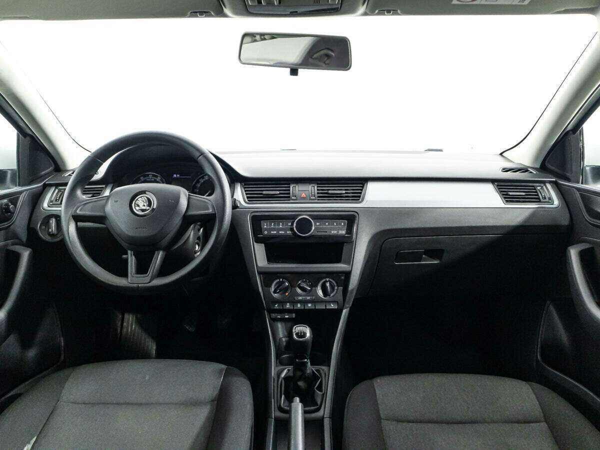 Skoda Rapid с пробегом — 2017 год. Фото: #12