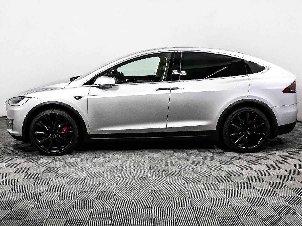 Tesla Model X с пробегом — 2016 год. Фото: #7