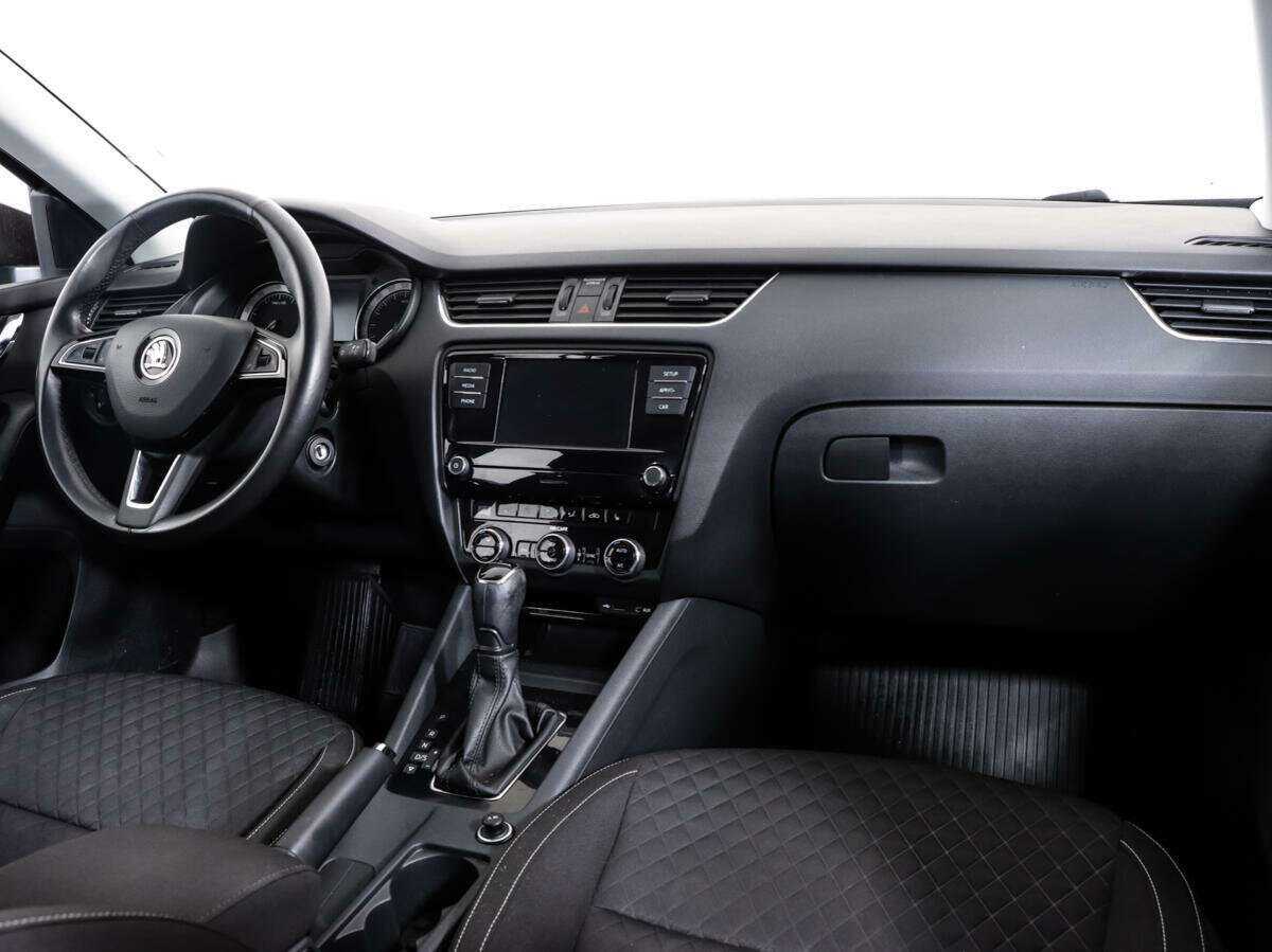Skoda Octavia с пробегом — 2017 год. Фото: #6