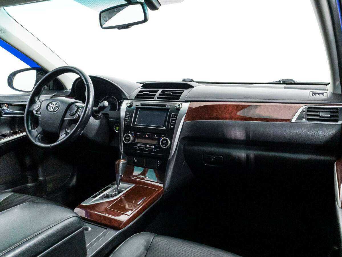 Toyota Camry с пробегом — 2013 год. Фото: #8