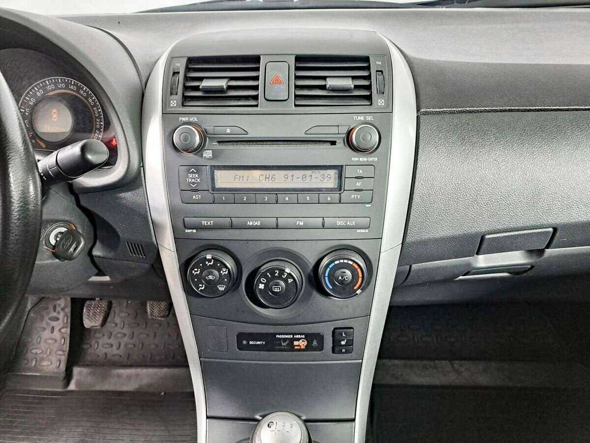 Toyota Corolla с пробегом — 2010 год. Фото: #13