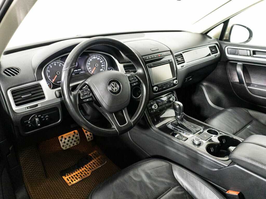 Volkswagen Touareg с пробегом — 2015 год. Фото: #10