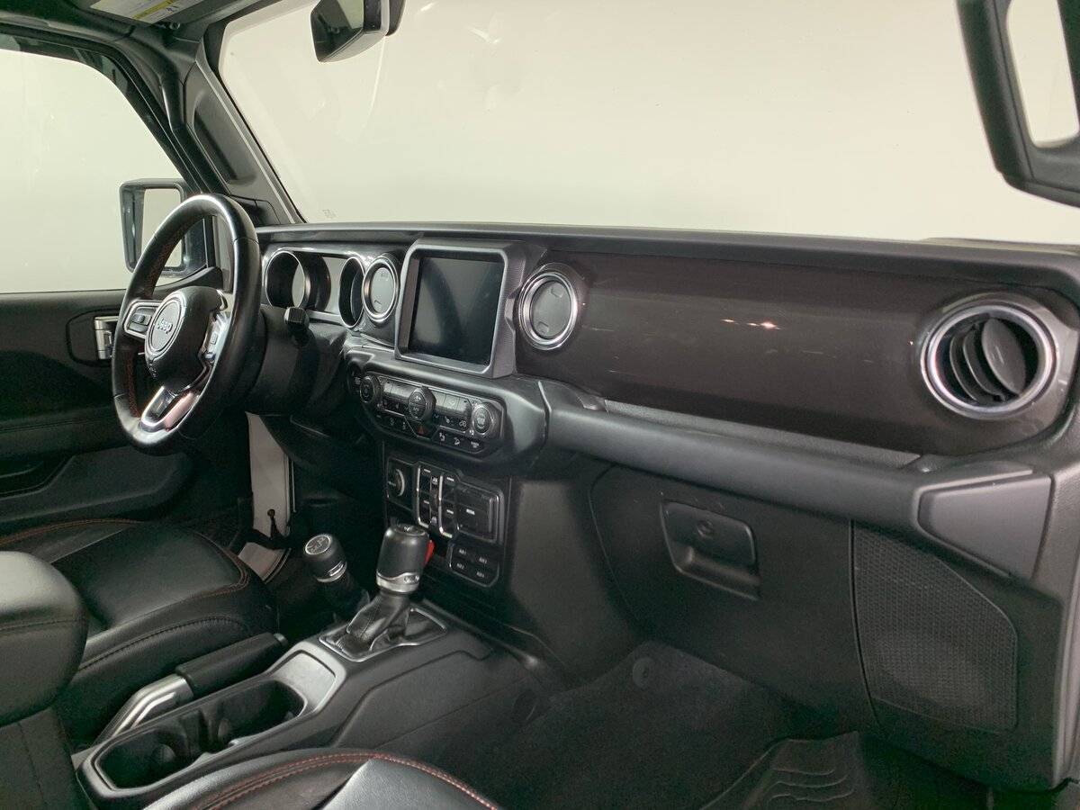 Jeep Wrangler с пробегом — 2019 год. Фото: #13