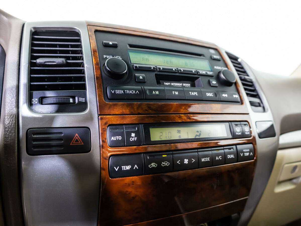 Toyota Land Cruiser Prado с пробегом — 2008 год. Фото: #10