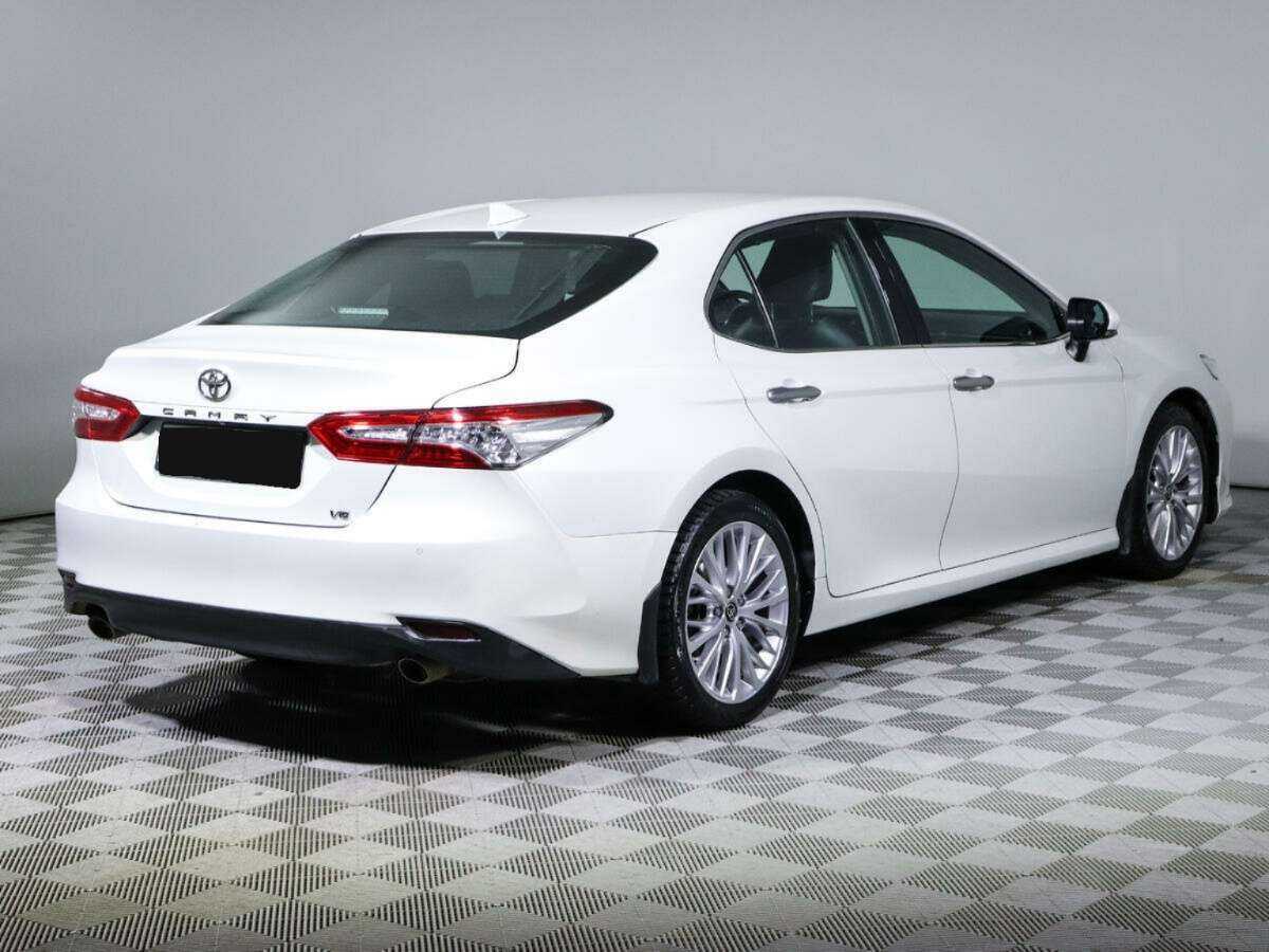 Toyota Camry с пробегом — 2020 год. Фото: #2