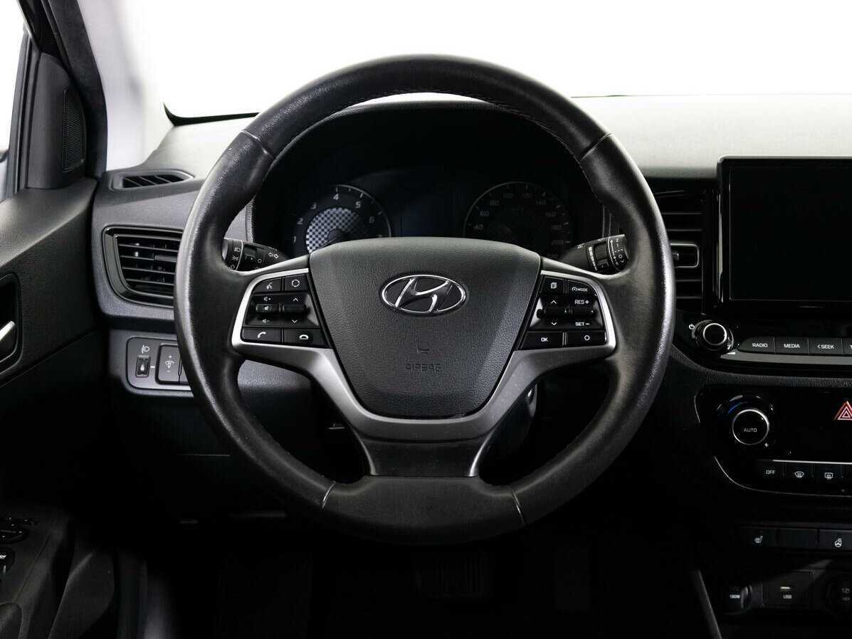 Hyundai Solaris с пробегом — 2020 год. Фото: #11
