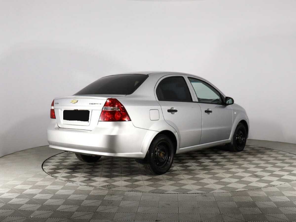 Chevrolet Aveo с пробегом — 2011 год. Фото: #7
