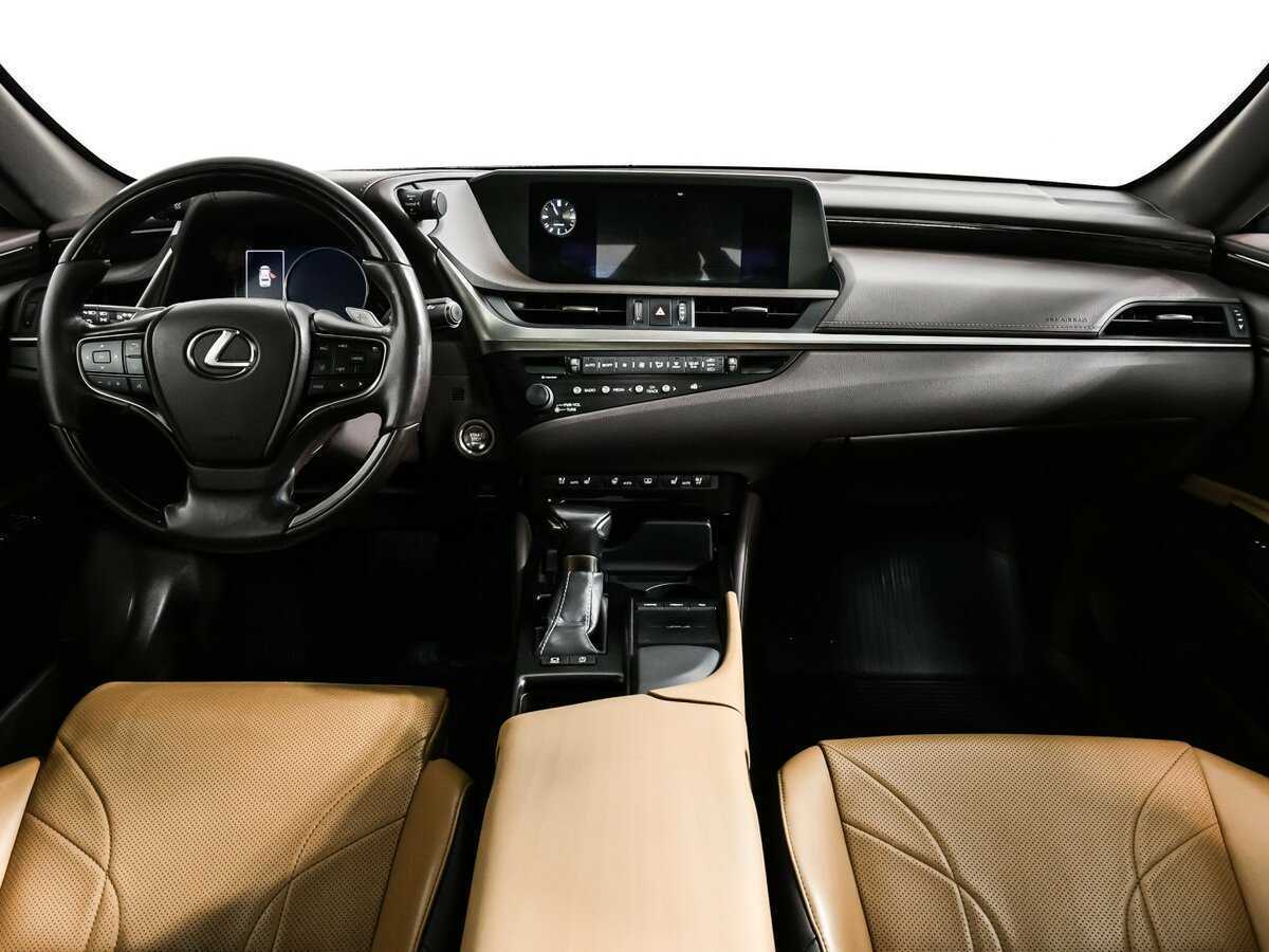 Lexus ES с пробегом — 2018 год. Фото: #10