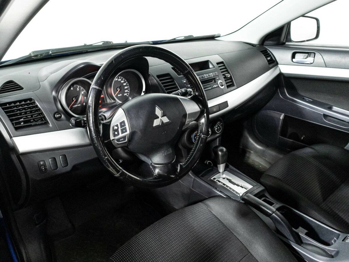 Mitsubishi Lancer с пробегом — 2010 год. Фото: #10